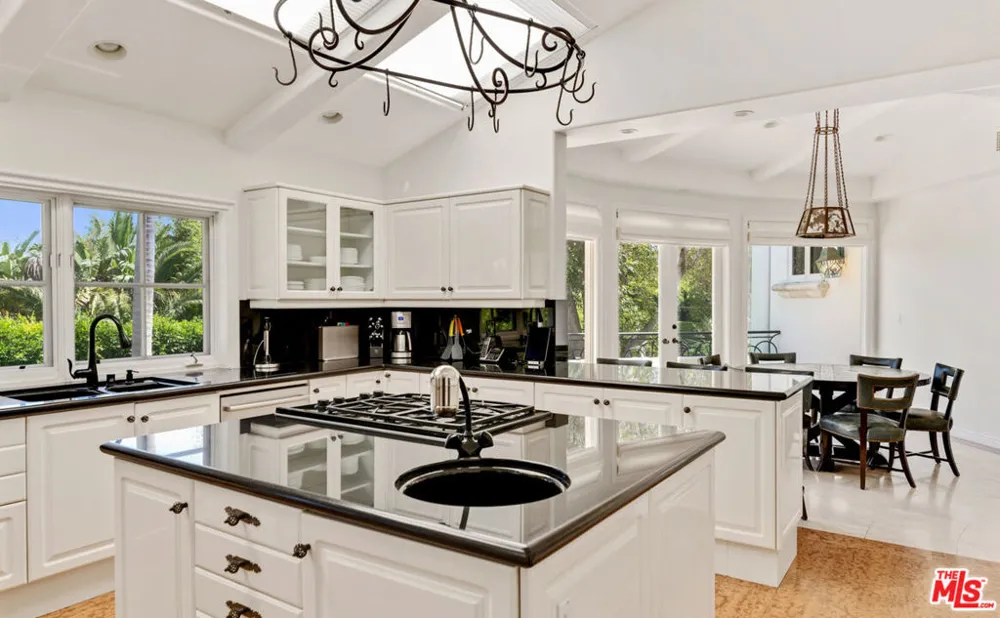 28899 Cliffside Drive Malibu, CA 90265