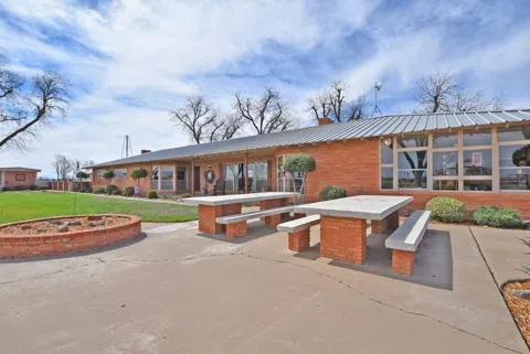 808 Farm Road 1264
