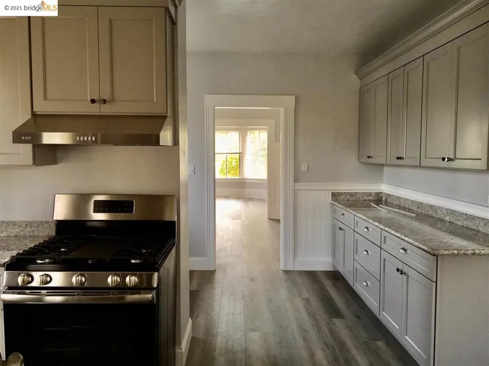 1076 43RD STREET Emeryville, CA 94608