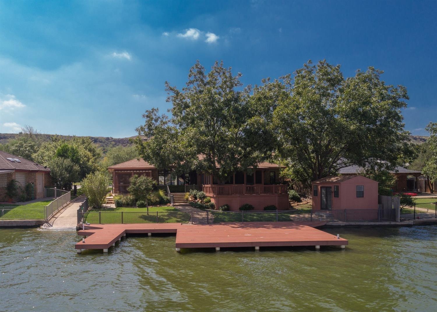 26 S Lakeshore Drive Ransom Canyon, TX 79366
