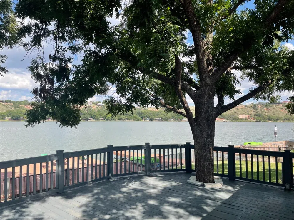 26 S Lakeshore Drive Ransom Canyon, TX 79366