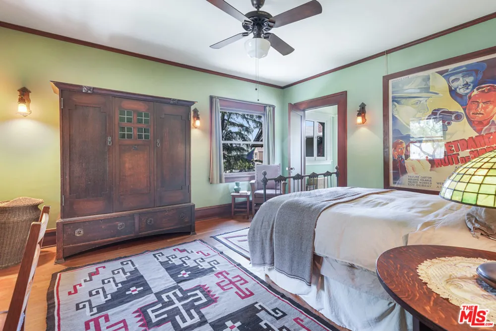 4311 Victoria Park Drive Los Angeles, CA 90019