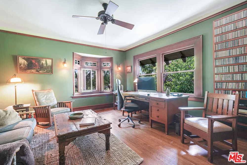 4311 Victoria Park Drive Los Angeles, CA 90019