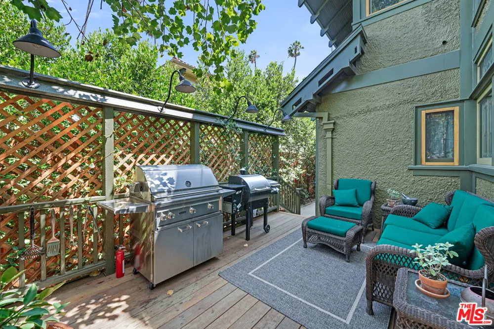 4311 Victoria Park Drive Los Angeles, CA 90019