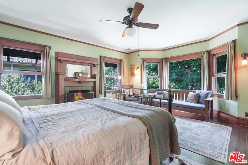 4311 Victoria Park Drive Los Angeles, CA 90019