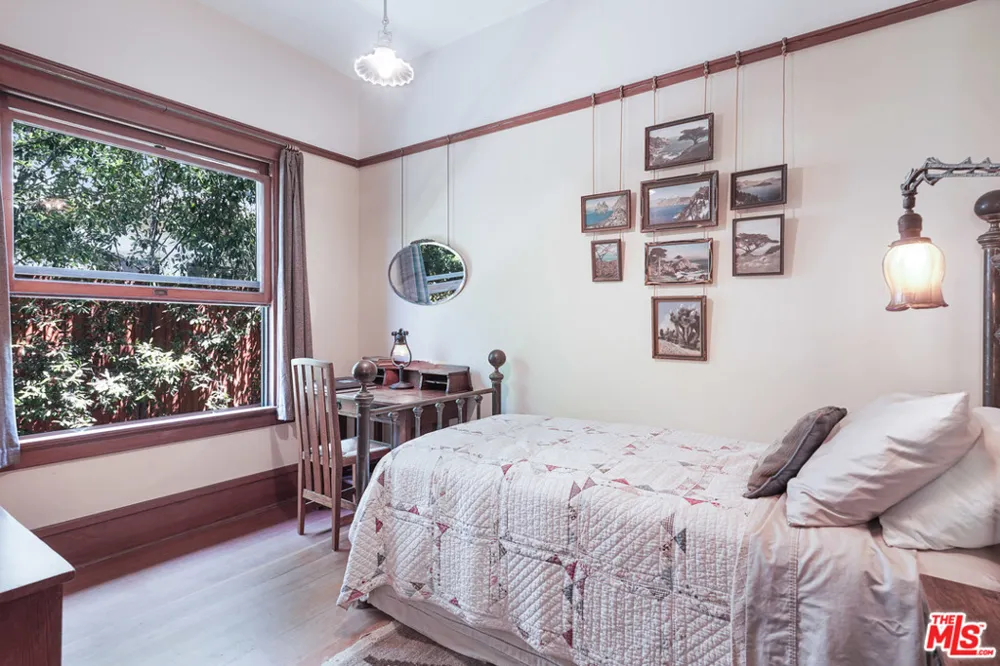 4311 Victoria Park Drive Los Angeles, CA 90019
