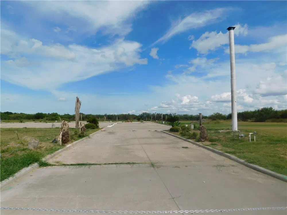 1701 S HWY. 281 Falfurrias, TX 78355