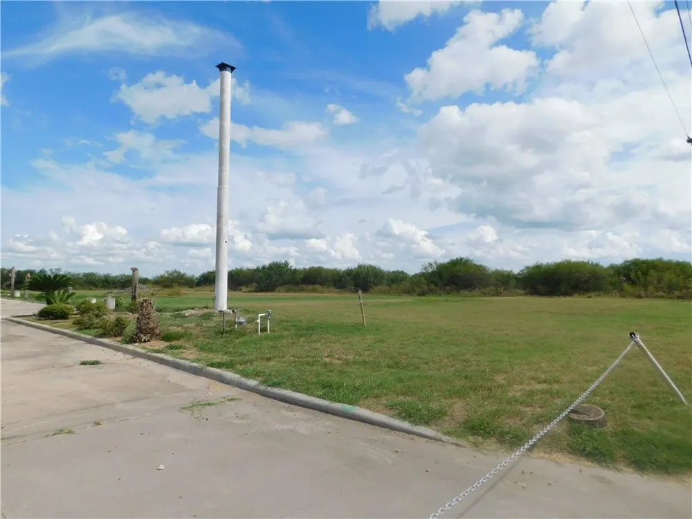 1701 S HWY. 281 Falfurrias, TX 78355