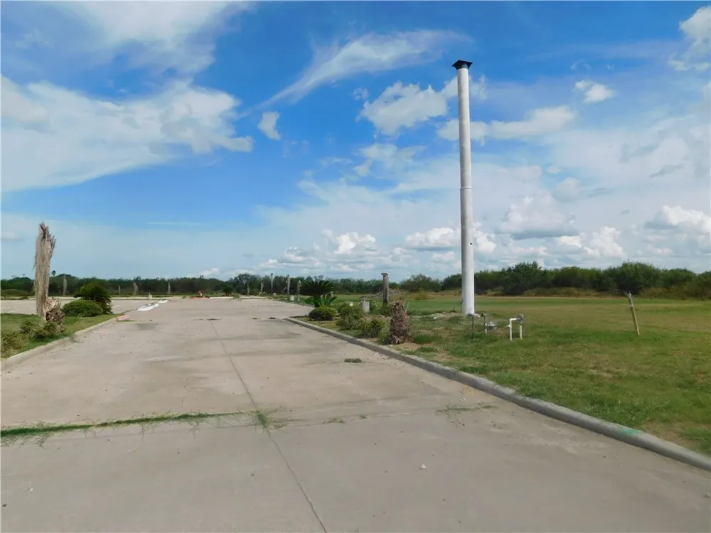 1701 S HWY. 281 Falfurrias, TX 78355