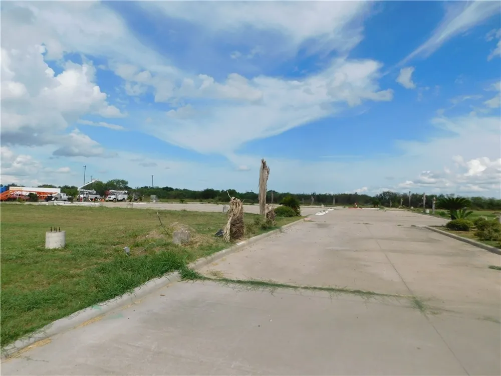 1701 S HWY. 281 Falfurrias, TX 78355