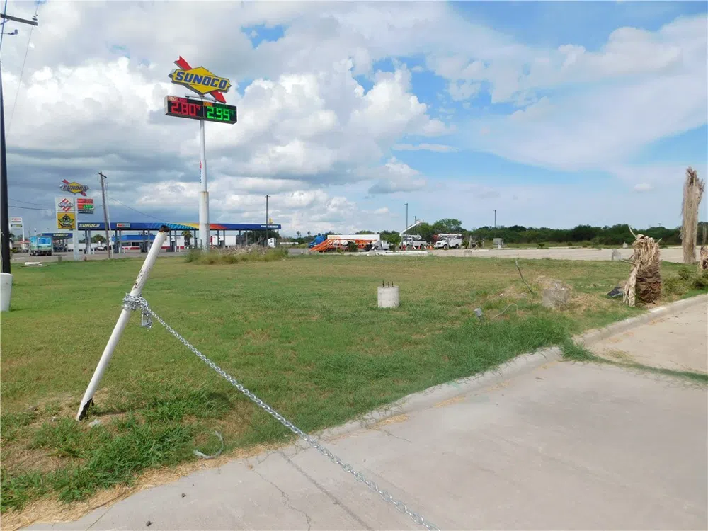 1701 S HWY. 281 Falfurrias, TX 78355