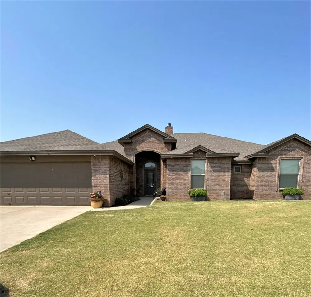 521 Ave T Shallowater, TX 79363
