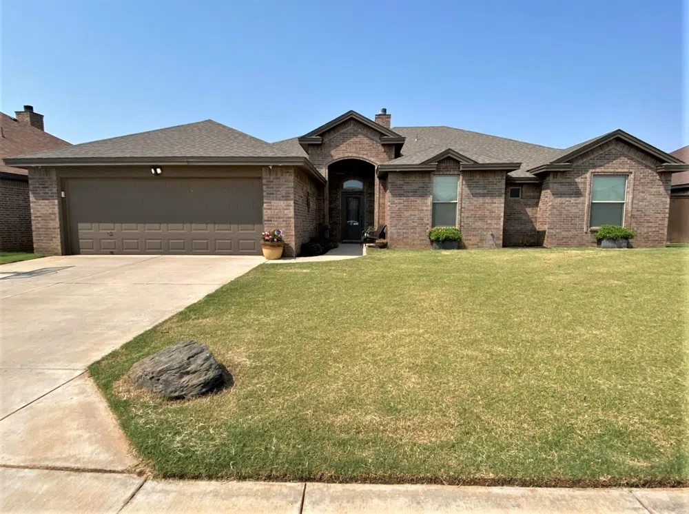 521 Ave T Shallowater, TX 79363