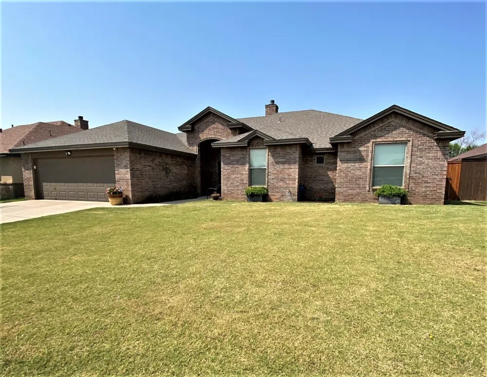 521 Ave T Shallowater, TX 79363