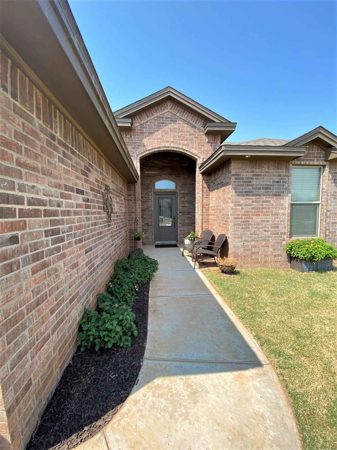 521 Ave T Shallowater, TX 79363