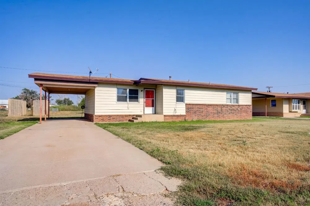 204 Coke Avenue Anton, TX 79313