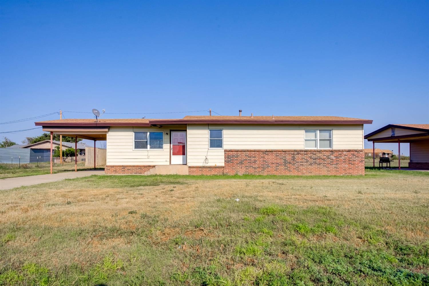 204 Coke Avenue Anton, TX 79313