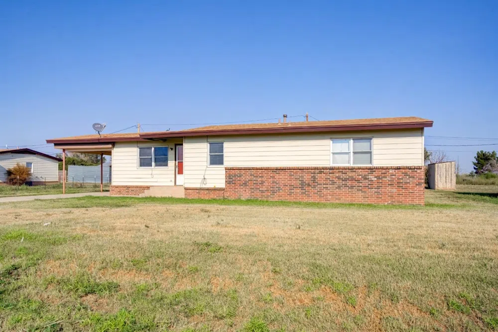 204 Coke Avenue Anton, TX 79313