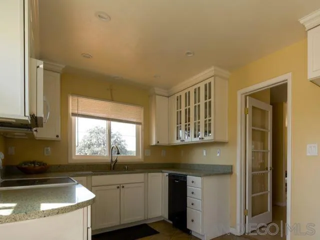 560 Irwin Lane Santa Rosa, CA 95401