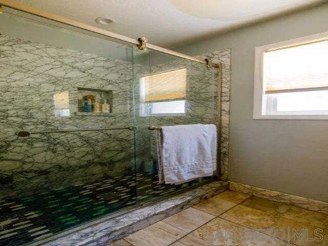 560 Irwin Lane Santa Rosa, CA 95401