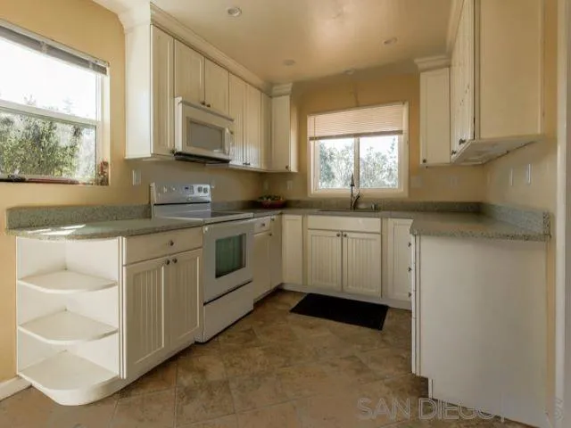 560 Irwin Lane Santa Rosa, CA 95401