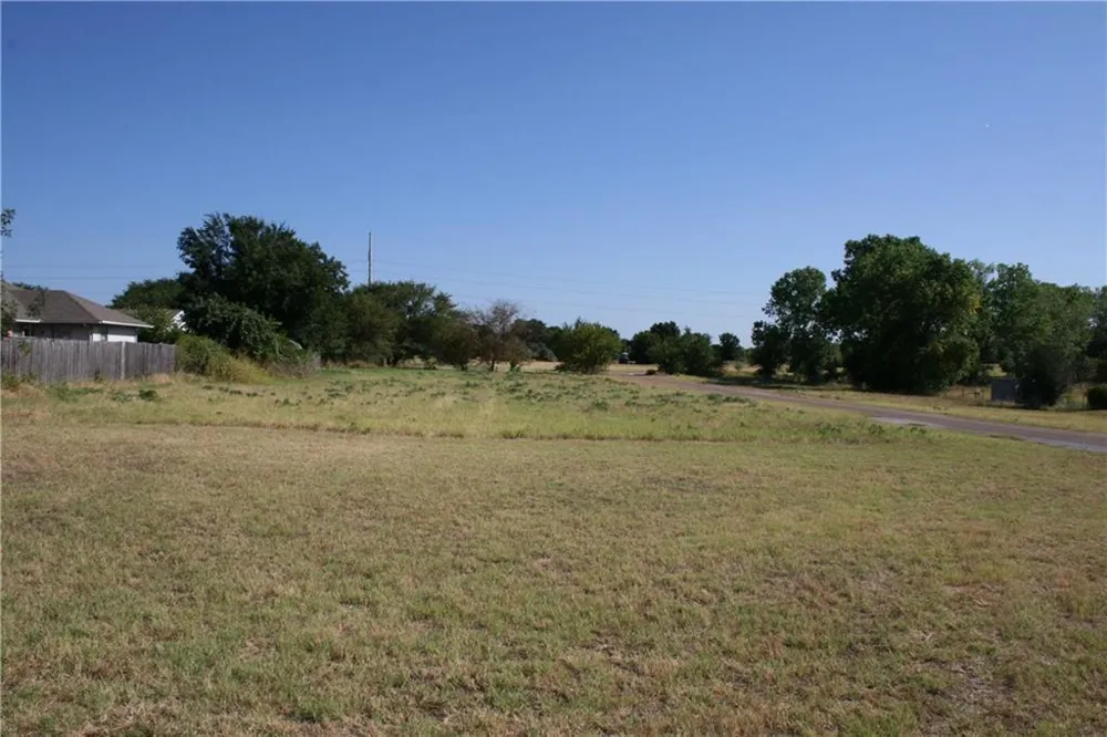 2001 Santa Fe Drive Weatherford, TX 76086