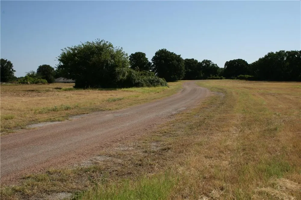 2001 Santa Fe Drive Weatherford, TX 76086