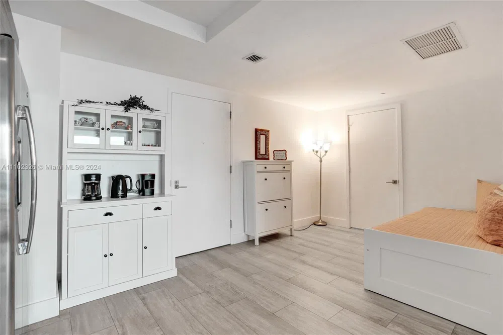 121 NE 34th St #2906 Miami, FL 33137