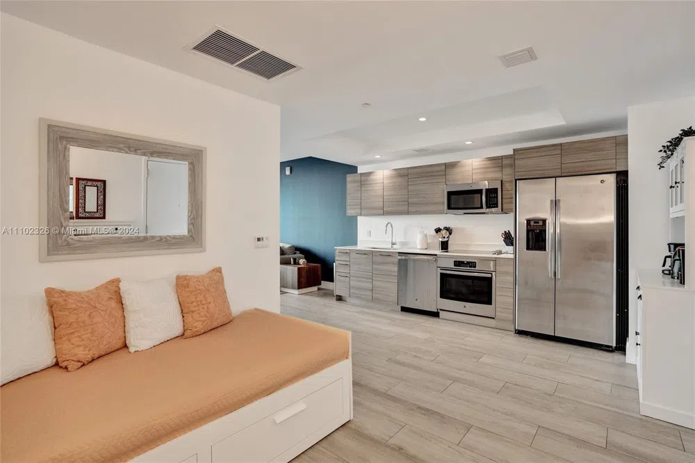 121 NE 34th St #2906 Miami, FL 33137