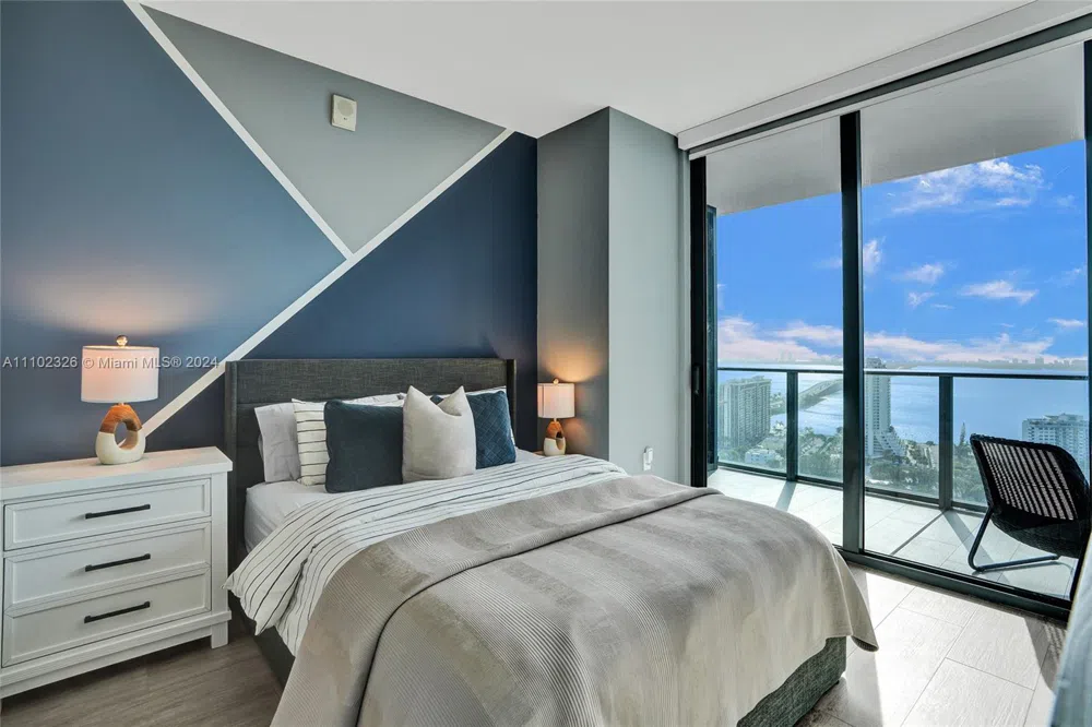 121 NE 34th St #2906 Miami, FL 33137