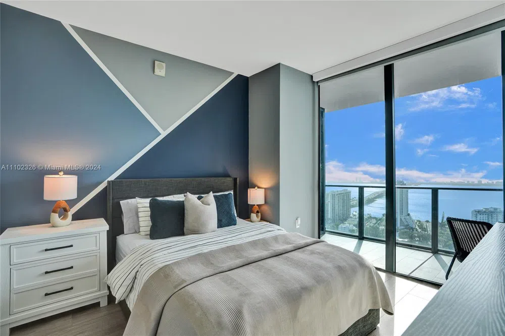 121 NE 34th St #2906 Miami, FL 33137