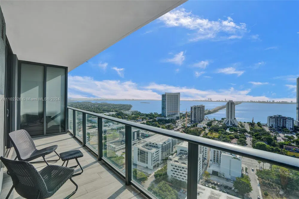 121 NE 34th St #2906 Miami, FL 33137