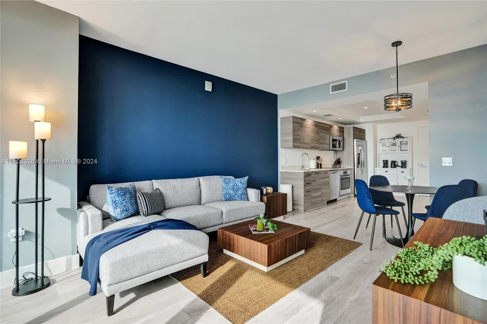 121 NE 34th St #2906 Miami, FL 33137