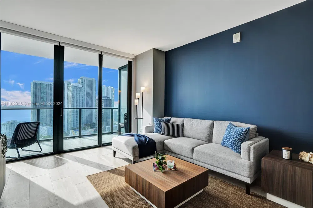 121 NE 34th St #2906 Miami, FL 33137
