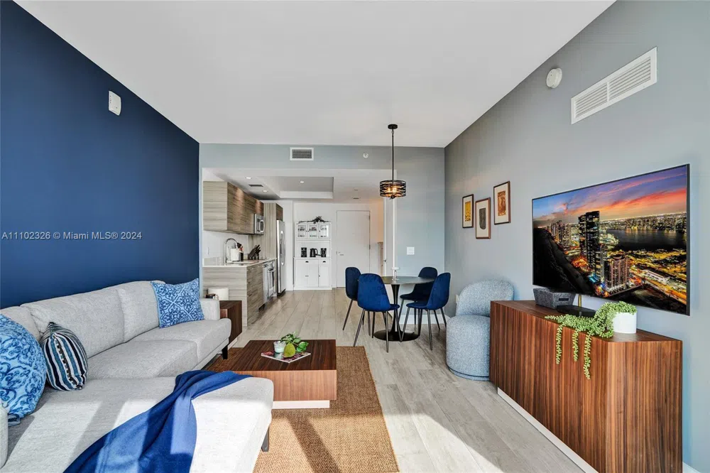 121 NE 34th St #2906 Miami, FL 33137
