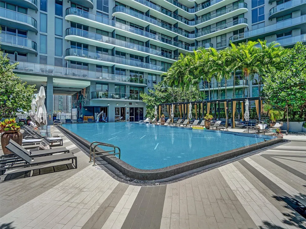 121 NE 34th St #2906 Miami, FL 33137