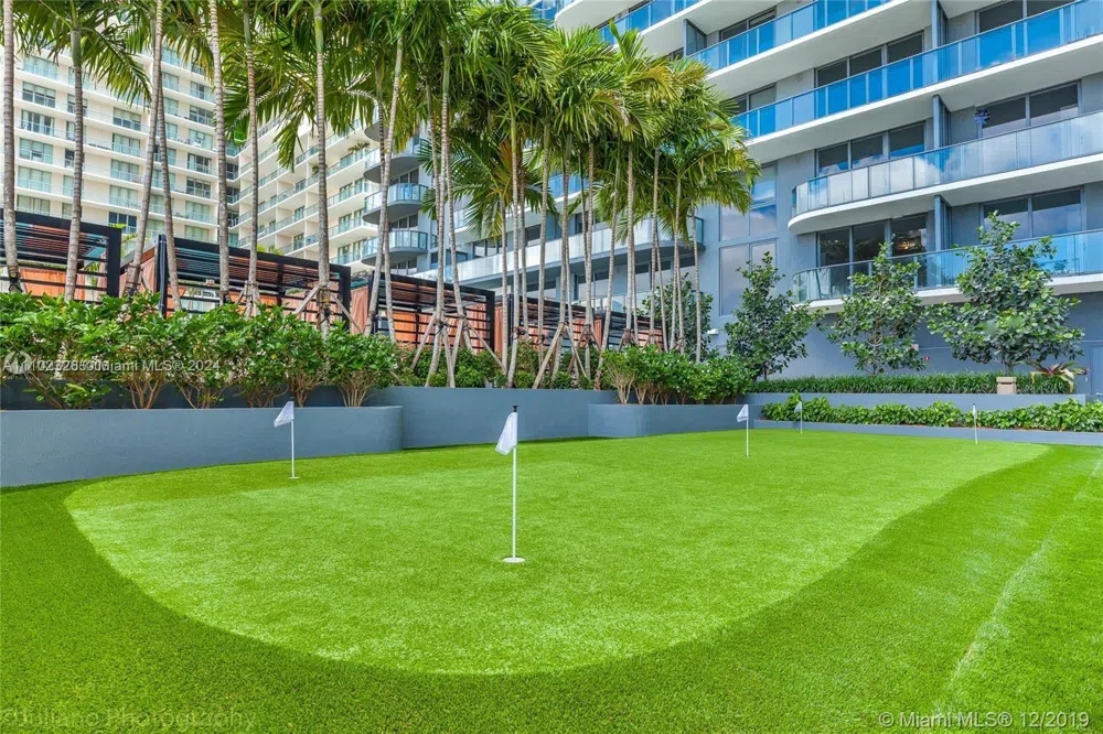 121 NE 34th St #2906 Miami, FL 33137