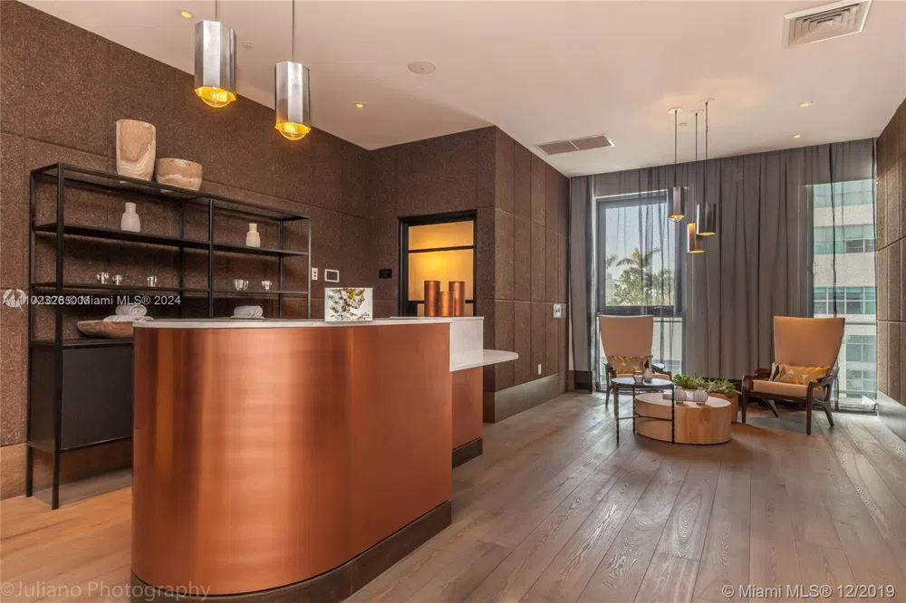 121 NE 34th St #2906 Miami, FL 33137