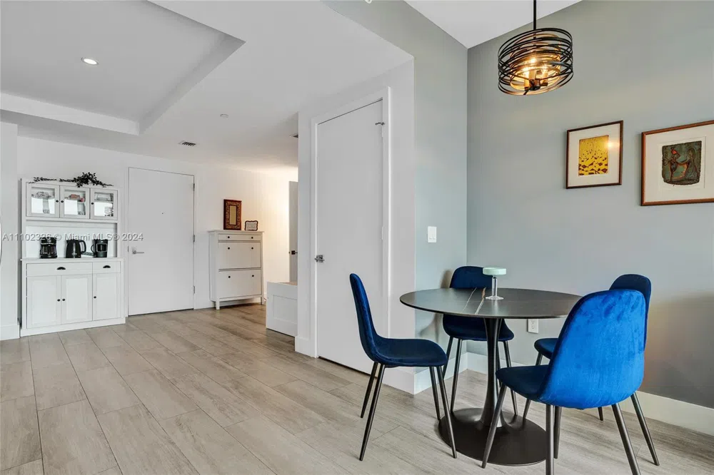 121 NE 34th St #2906 Miami, FL 33137