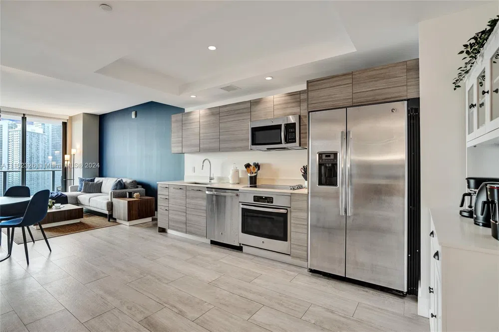 121 NE 34th St #2906 Miami, FL 33137