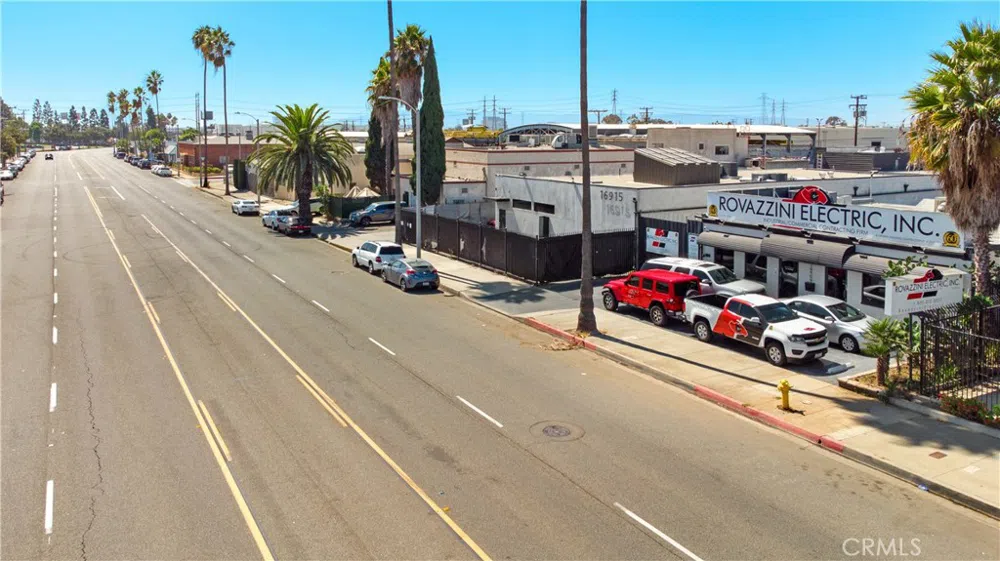 16911 S Broadway Gardena, CA 90248