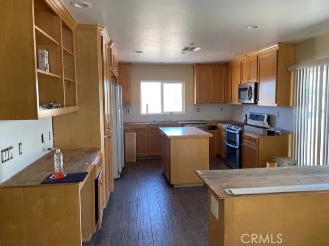 10645 E Avenue R12 Littlerock, CA 93543