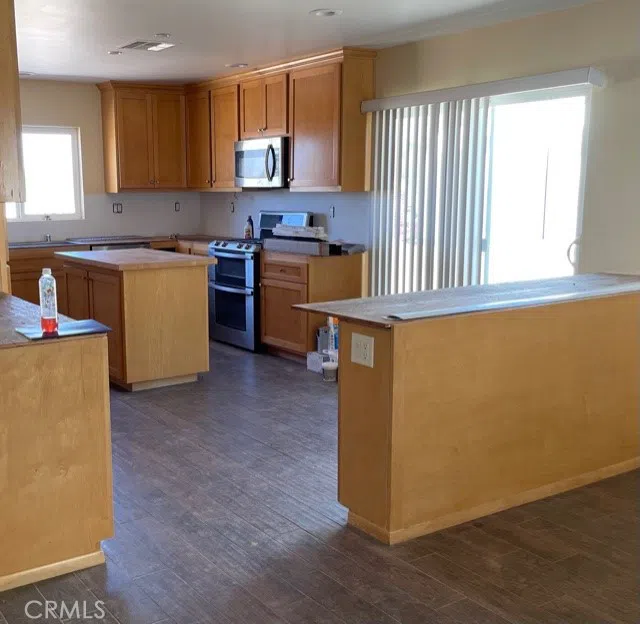 10645 E Avenue R12 Littlerock, CA 93543