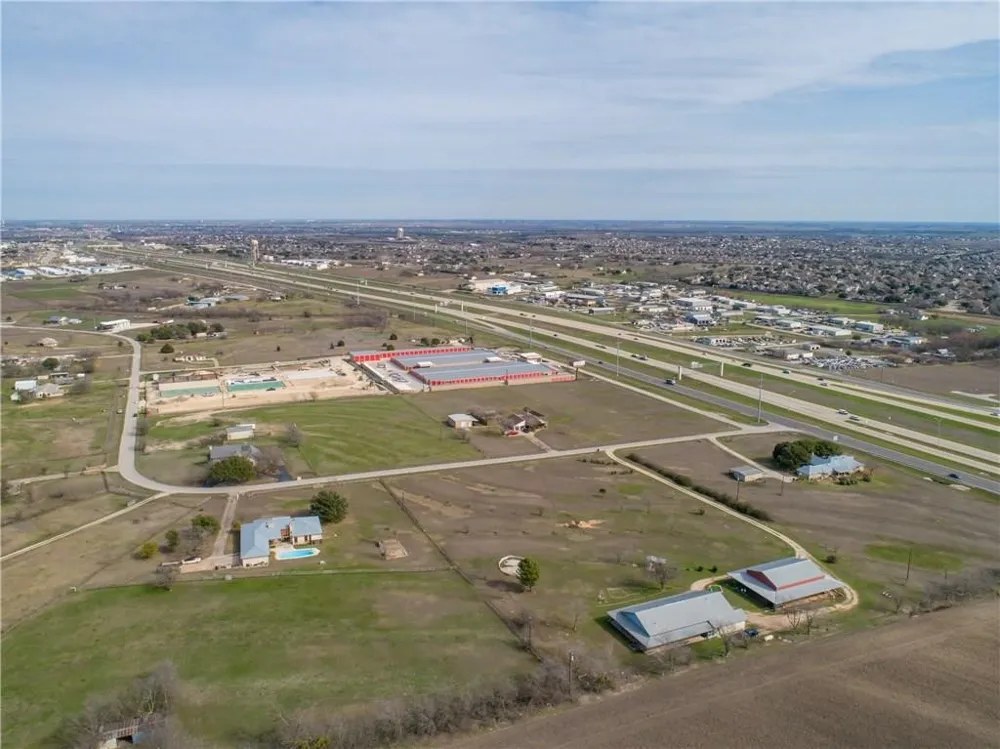 19812 Panther Drive Pflugerville, TX 78660