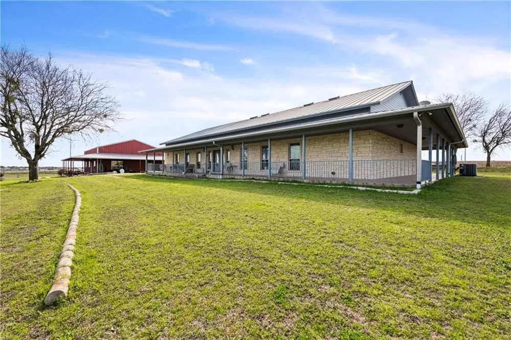19812 Panther Drive Pflugerville, TX 78660