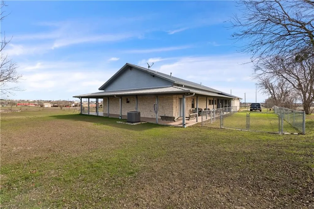 19812 Panther Drive Pflugerville, TX 78660