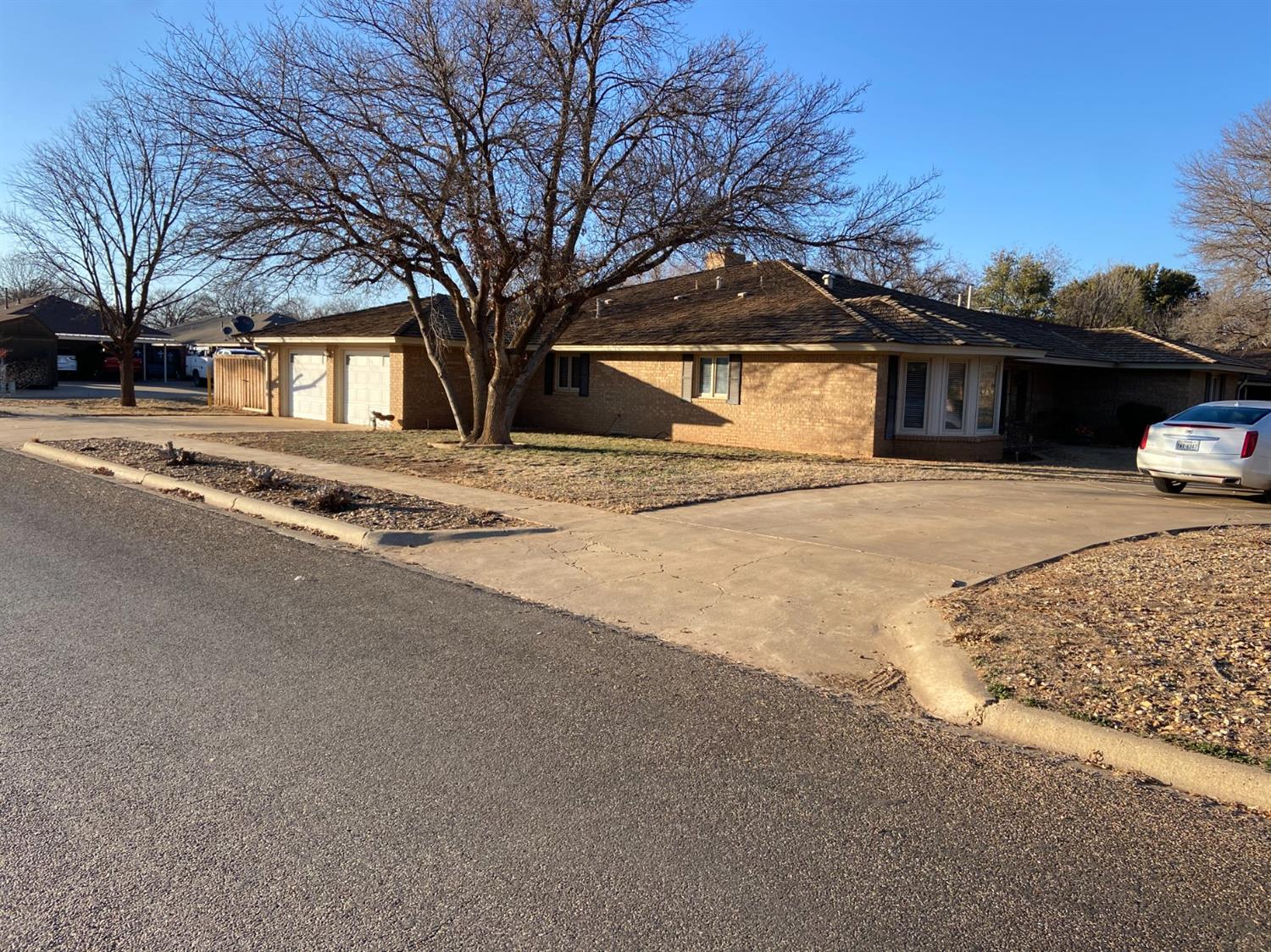 1601 E Paseo Circle