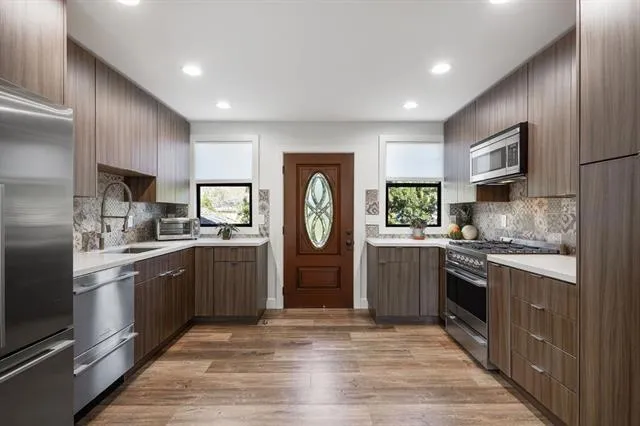 251 Middlefield Road Palo Alto, CA 94301