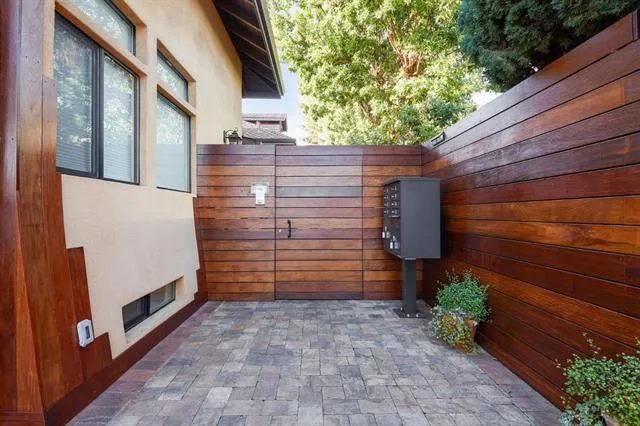 251 Middlefield Road Palo Alto, CA 94301