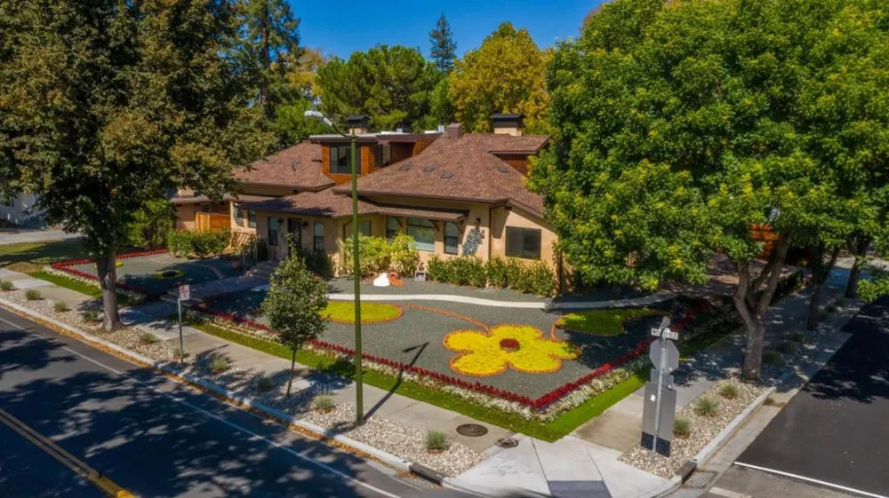 251 Middlefield Road Palo Alto, CA 94301